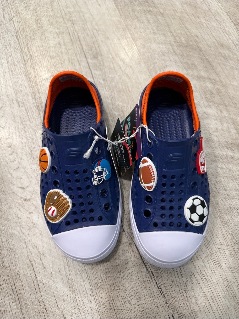 NWT • sketchers • foamies